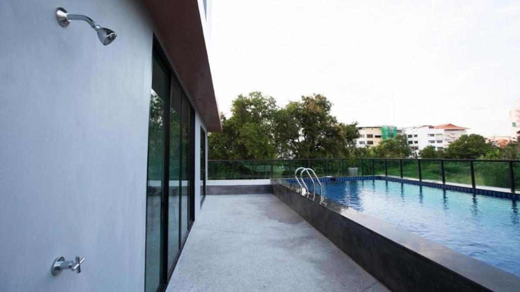 B2 South Pattaya Premier Hotel Esterno foto